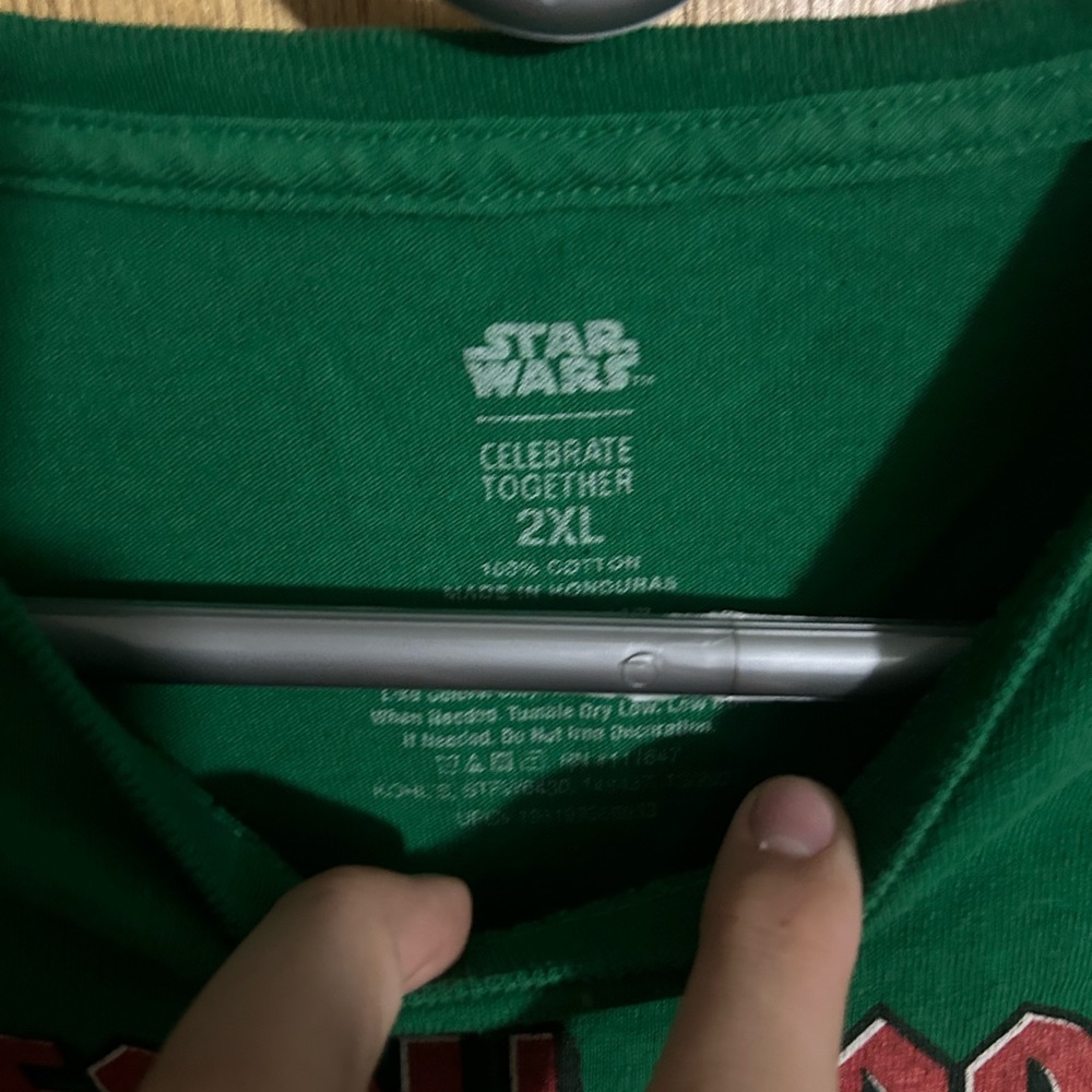 3/25$ Star Wars “Merry Force Be With You” T-Shirt - Picture 3 of 4